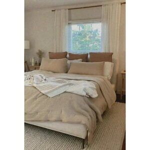PARACHUTE Organic Cloud Cotton Quilt in Natural And Ivory Size Full/Queen